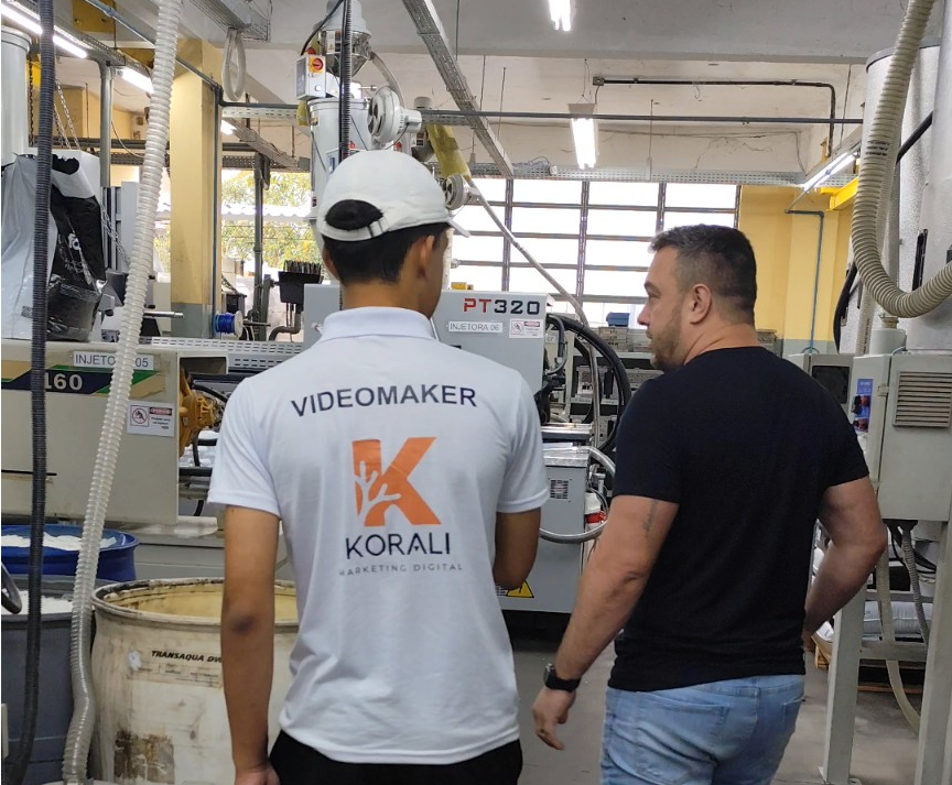 Equipe da Korali em visita técnica e relacionamento com cliente